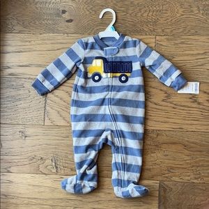 NWT Carter’s baby boy zip pajama 6mo